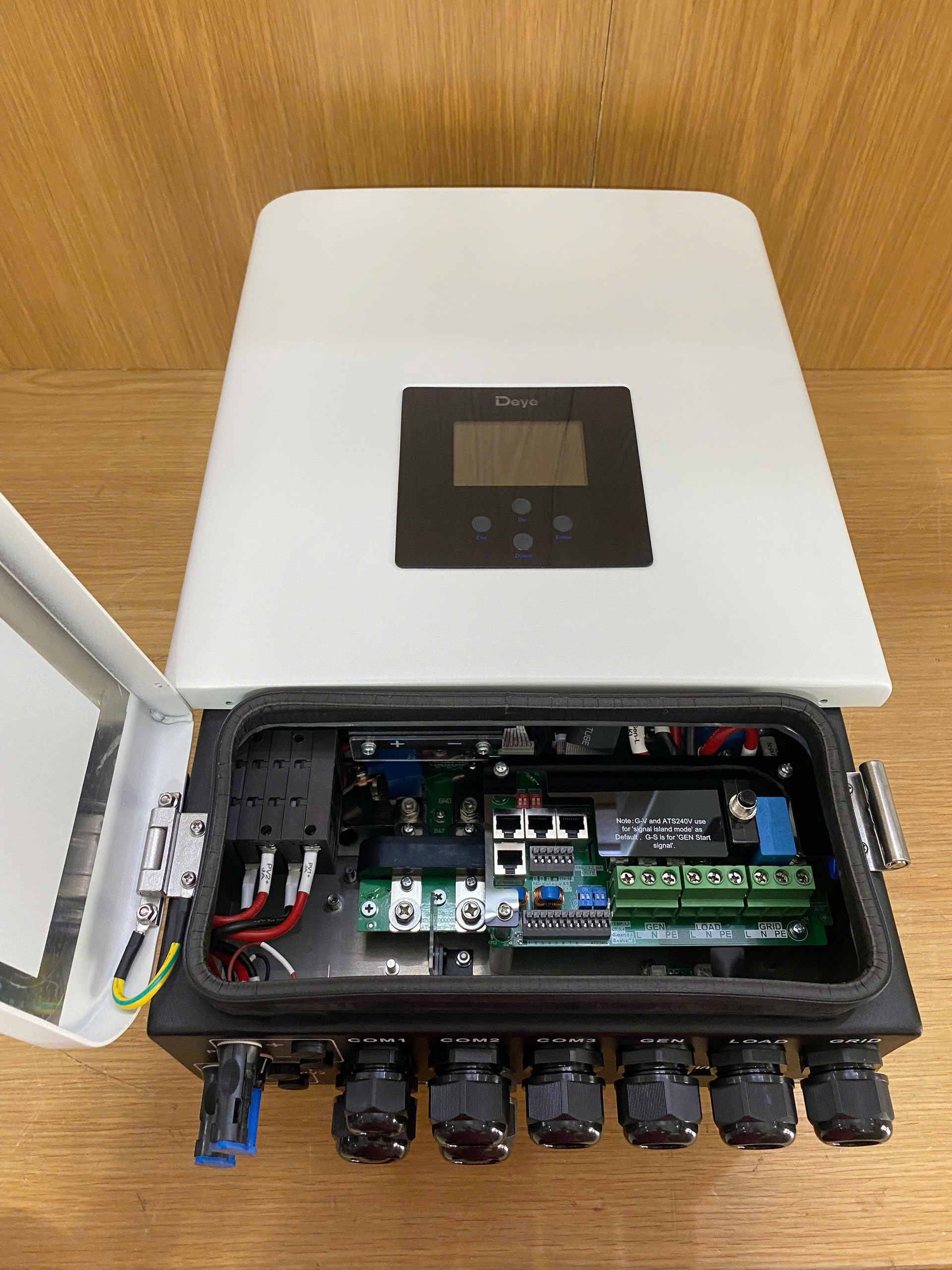 Biến tần deye hybrid 6kw 1 pha